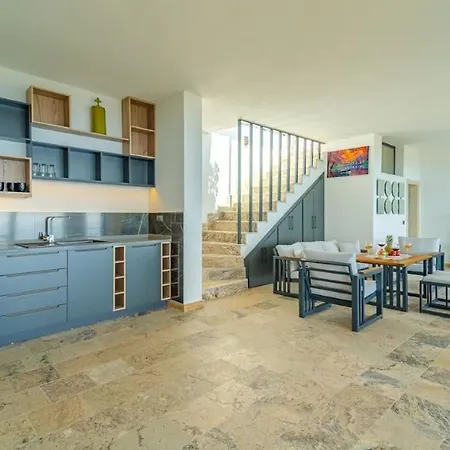 Lorin Villa *